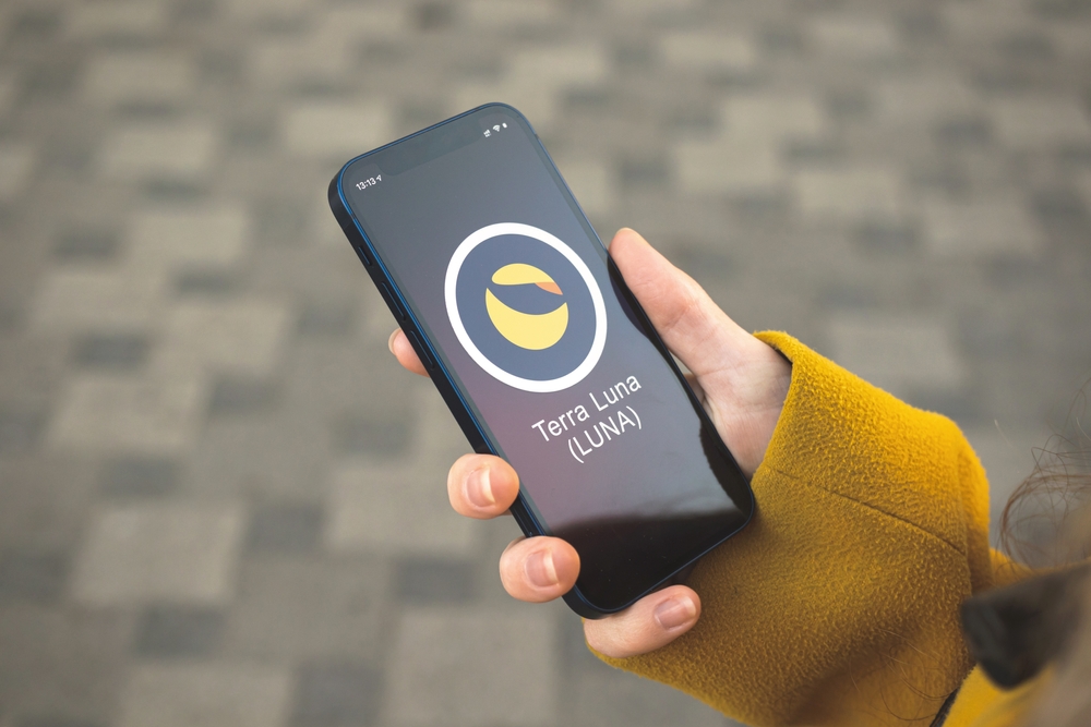 Kharkov,,Ukraine,-,November,11,,2021:,Terra,Luna,Cryptocurrency,Symbol, - Tokenhell