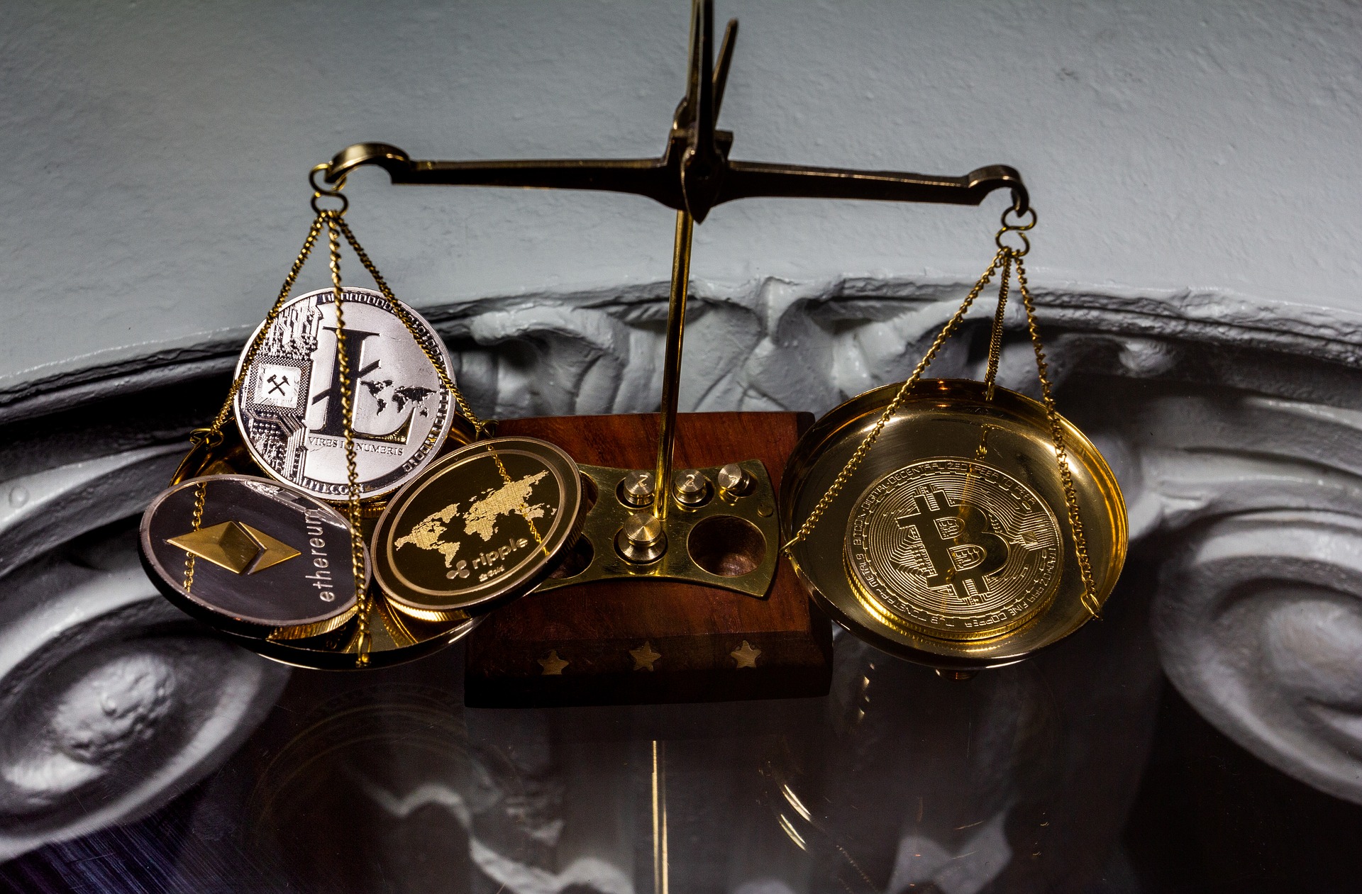 cryptocurrency-3401844_1920 (1) - Tokenhell