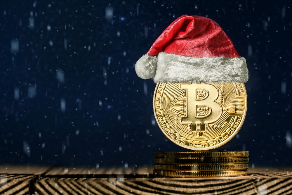 BitcoinOnTheChristmasBackgrounds - Tokenhell Best Crypto Gifts to Give Your Loved Ones This Holiday