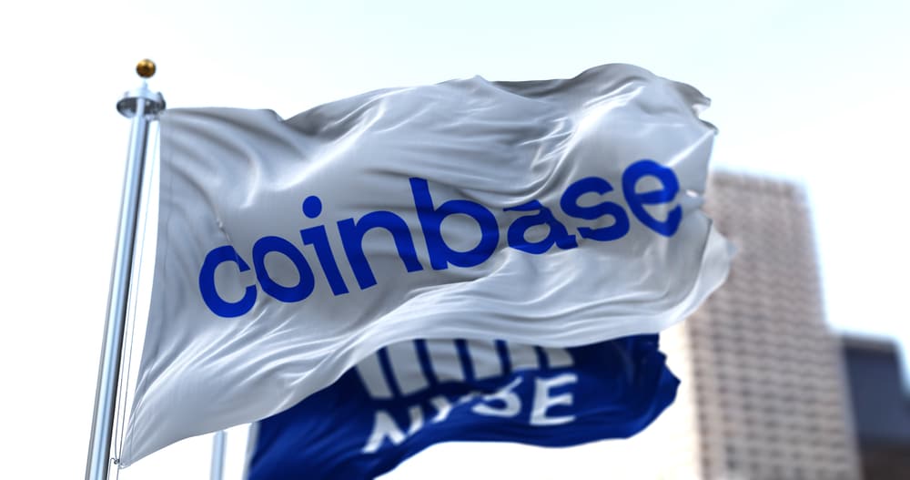 NewYorkUsaApril142021FlagsOfCoinbaseAnd - Tokenhell