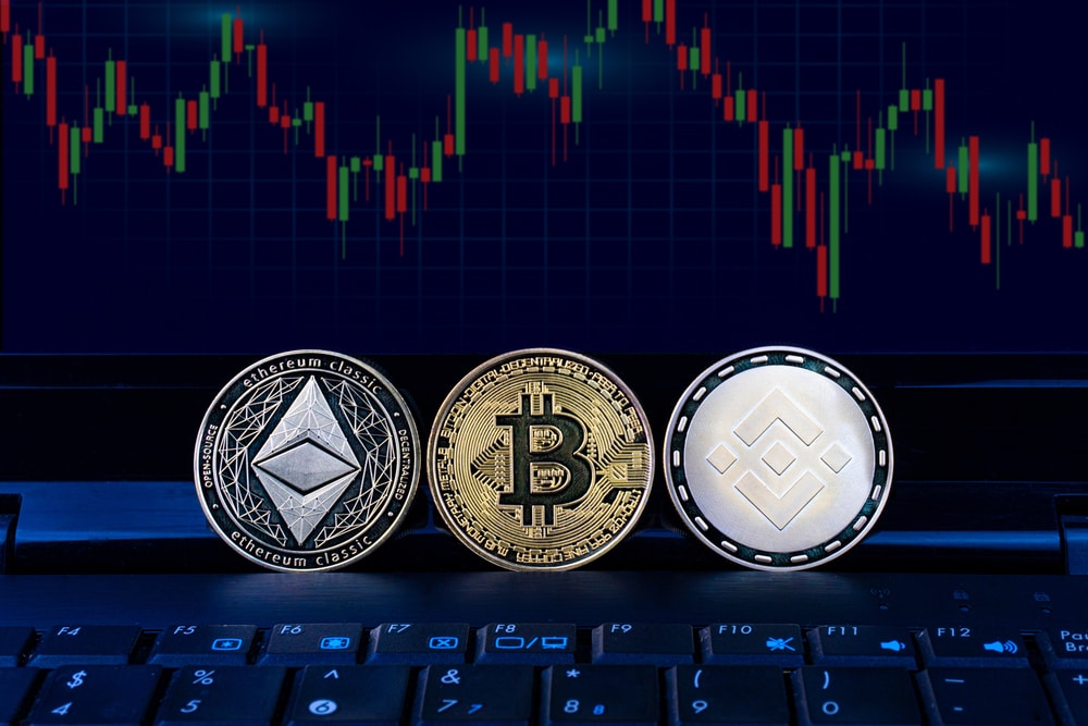 BitcoinEthereumBinanceSymbolCryptocurrencyCoinOnComputerGraphBackground - Tokenhell Price Analysis August 8th, 2024 - BTC, ETH, SOL, BNB, and XRP