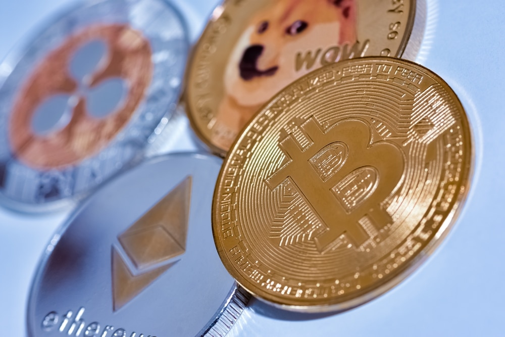 October132021IzmirTurkeyVirtualCurrencyPhotosANews - Tokenhell Price Analysis December 5th, 2024 - BTC, XRP, BNB, ETH, SOL, and AVAX