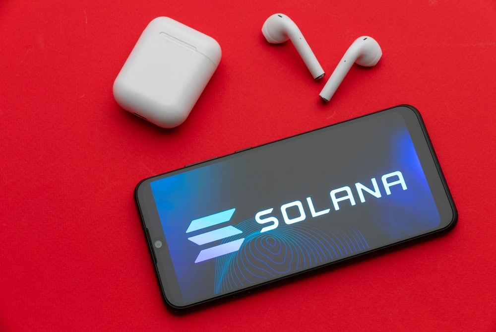 TulaRussia-Jan102022SolanaLogoOnSmartphone - Tokenhell Solana Announces Its Next Crypto Smartphone: Here is Everything You Should Know