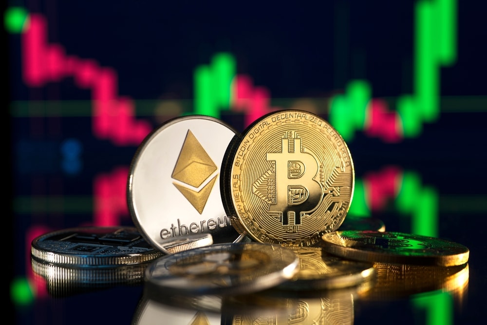 BitcoinAndCryptocurrencyInvestingConceptBitcoinCryptocurrencyCoinsTradingOn - Tokenhell This Week in Crypto: Bitcoin Ends in the Green as Ethereum Dips 8.5%