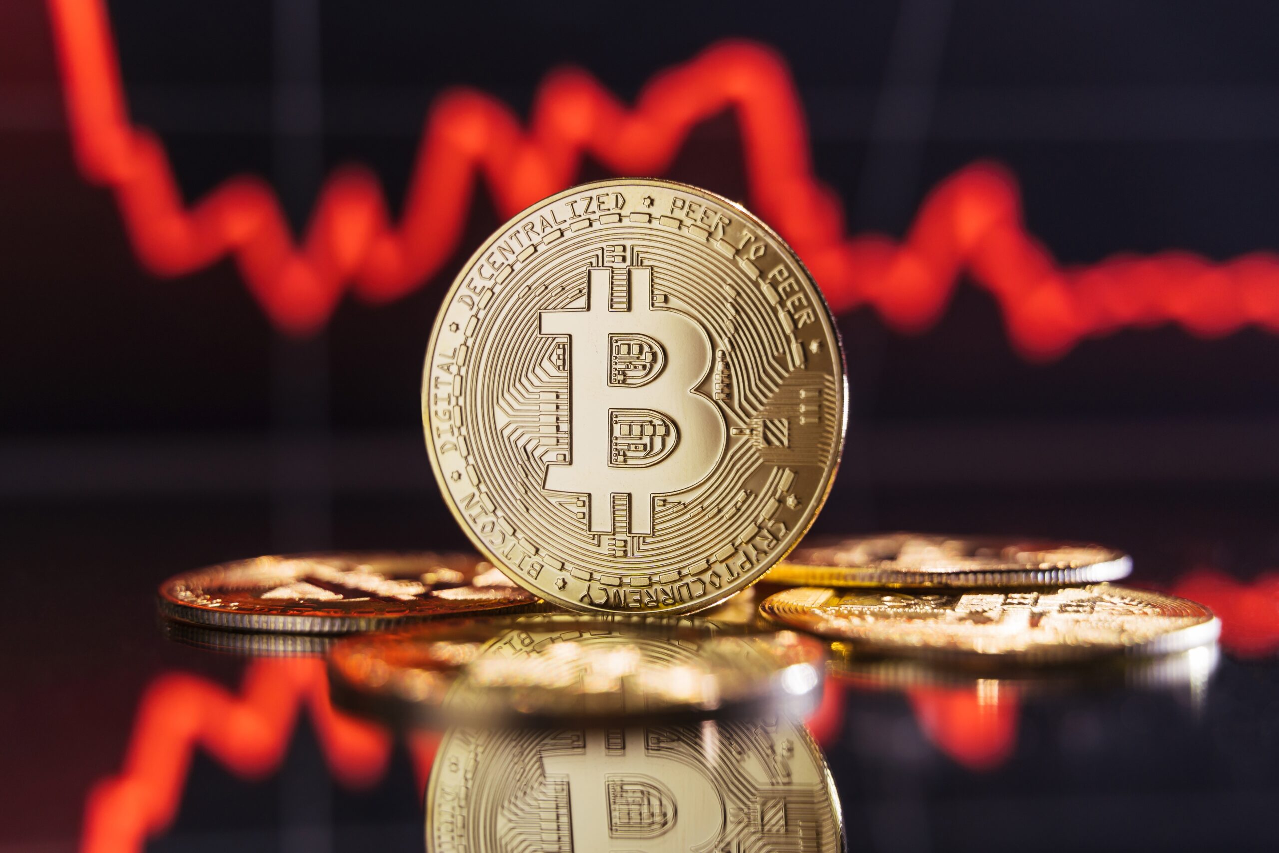 Bitcoin Rises as Tech Earnings Disappoint and ETFs Attract Inflows - Tokenhell Bitcoin Rises as Tech Earnings Disappoint and ETFs Attract Inflows