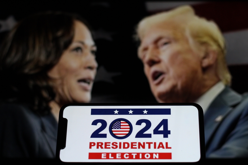 InThisPhotoThe2024AmericanPresidentialElectionConceptwithDonald - Tokenhell Republican Nominee Donald Trump Says Crypto Could Pay Off US Debt