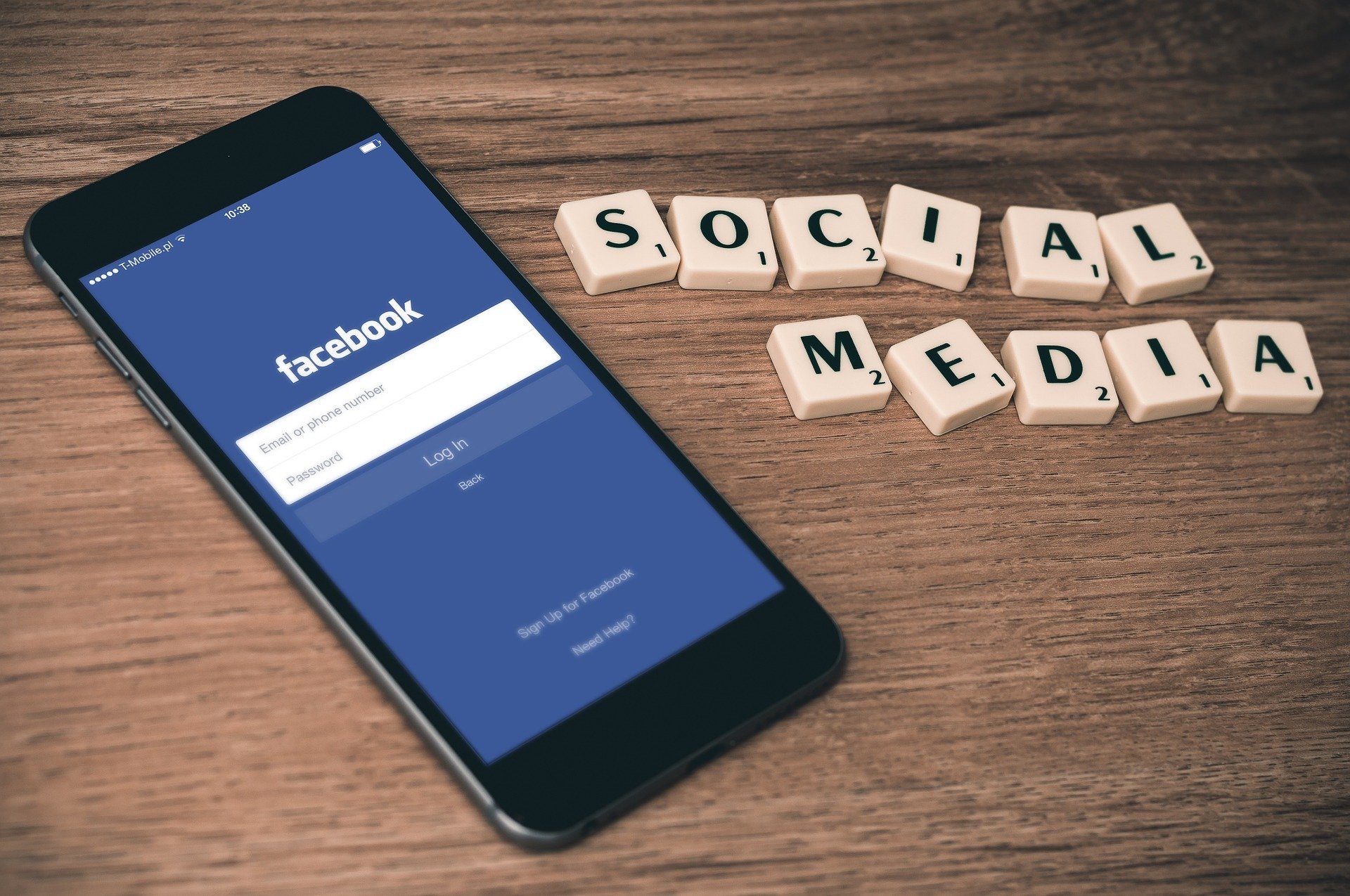social-media-763731_1920 - Tokenhell